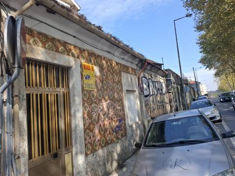 Terreno na Circunvalação a 500m do H. de S. João, Metro e Polo Universitário