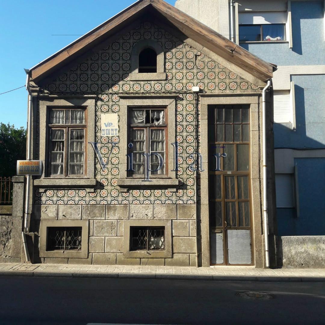Moradia com Terreno - Ao H. S. João (S. Mamede de Infesta)
