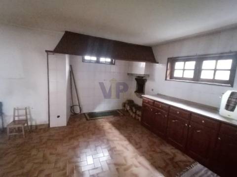 Moradia com Quinta T5 triplex - Roriz (Santo Tirso)