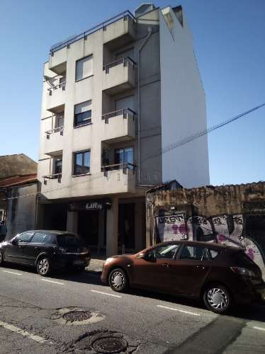 Terreno no Amial para construção de 35 frações (a 67.000€ por fração) com PA