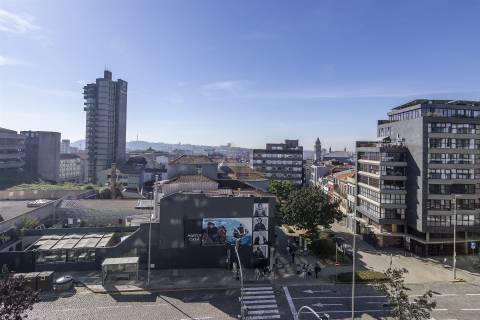 T4 Totalmente Renovado c/ Licença AL - Centro do Porto (Aliados / Bolhão)