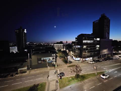 T4 Totalmente Renovado c/ Licença AL - Centro do Porto (Aliados / Bolhão)
