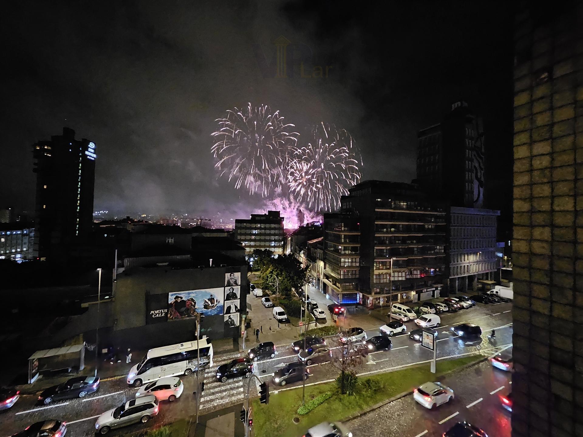 T4 Totalmente Renovado c/ Licença AL - Centro do Porto (Aliados / Bolhão)