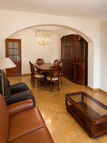 Moradia T2 c/ Terraço de 40m² e Garagem – À Circunvalação (Areosa)