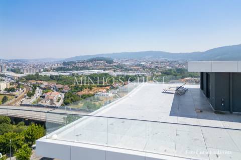 Penthouse T3 (211m2) c/ garagem para 10 carros - Ferreiros Braga