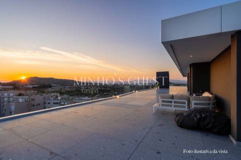 Penthouse T3 (211m2) c/ garagem para 10 carros - Ferreiros Braga