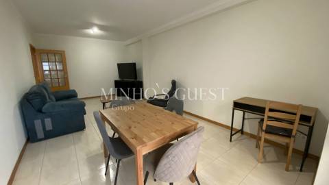 Apartamento T3 semi-mobilado c/ garagem - Braga