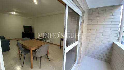 Apartamento T3 semi-mobilado c/ garagem - Braga
