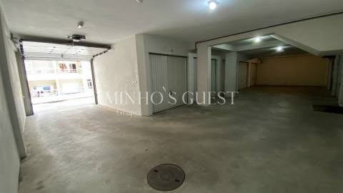 Apartamento T3 semi-mobilado c/ garagem - Braga