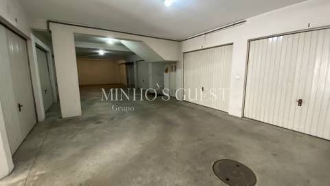 Apartamento T3 semi-mobilado c/ garagem - Braga