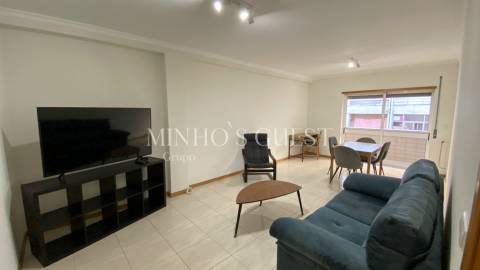 Apartamento T3 semi-mobilado c/ garagem - Braga