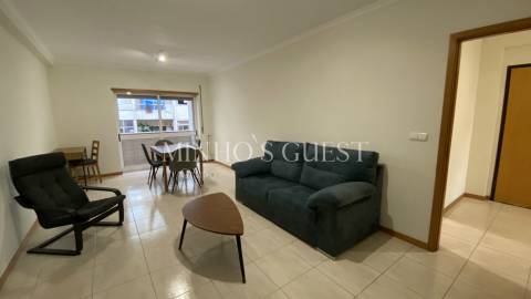 Apartamento T3 semi-mobilado c/ garagem - Braga