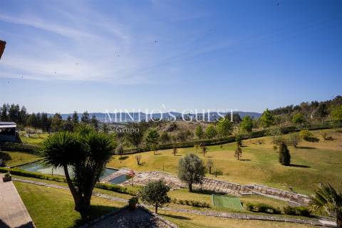 Moradia V4 de Luxo (650m2) Implantada em Terreno de 12500m2 - Souto, Guimarães - Braga, Guimarães