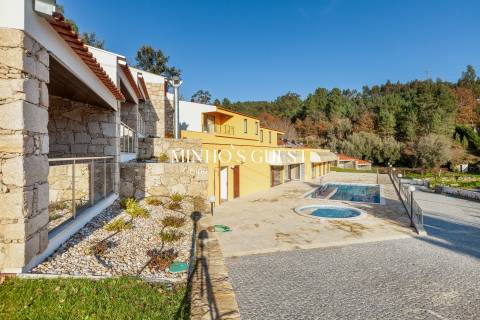 ApartHotel c/ 14 apartamentos + restaurante - Arcos de Valdevez