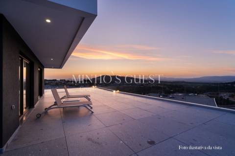 Penthouse T3 (211m2) c/ garagem para 10 carros - Ferreiros Braga