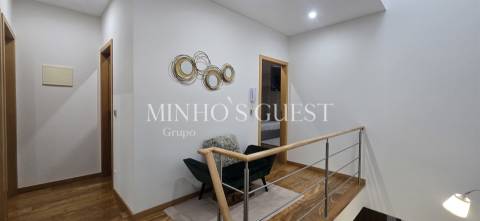 Moradia V3 c/ 1 Suite Closet, Mobilada e Equipada pronta a Habitar c/ Jardim - Amares, Braga
