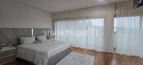 Moradia V3 c/ 1 Suite Closet, Mobilada e Equipada pronta a Habitar c/ Jardim - Amares, Braga
