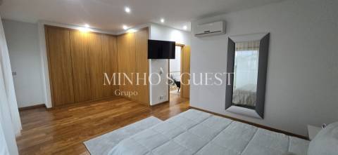 Moradia V3 c/ 1 Suite Closet, Mobilada e Equipada pronta a Habitar c/ Jardim - Amares, Braga