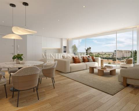 Apartamento T4 em Vilamoura de 250 m² c/ 3 lugares de garagem