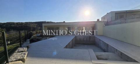 Moradia Individual V3 Nova com Piscina | Espaço, Conforto e Modernidade a 15 min de Braga - Espinho