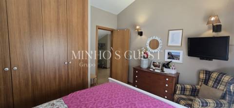 Moradia T2 (Duplex) c/ Jardim e Churrasqueira em Condomínio Fechado de Luxo - Caniçada, Gerês