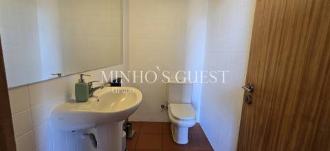 Moradia T2 (Duplex) c/ Jardim e Churrasqueira em Condomínio Fechado de Luxo - Caniçada, Gerês