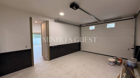 Moradia Individual V4 (274m2) c/ AC e Logradouro - Palmeira Braga