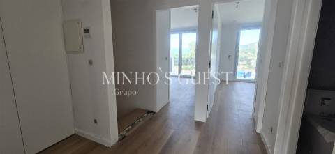 Exclusiva Moradia V3 c/ Suite, Closet e Jardim em Palmeira, Braga