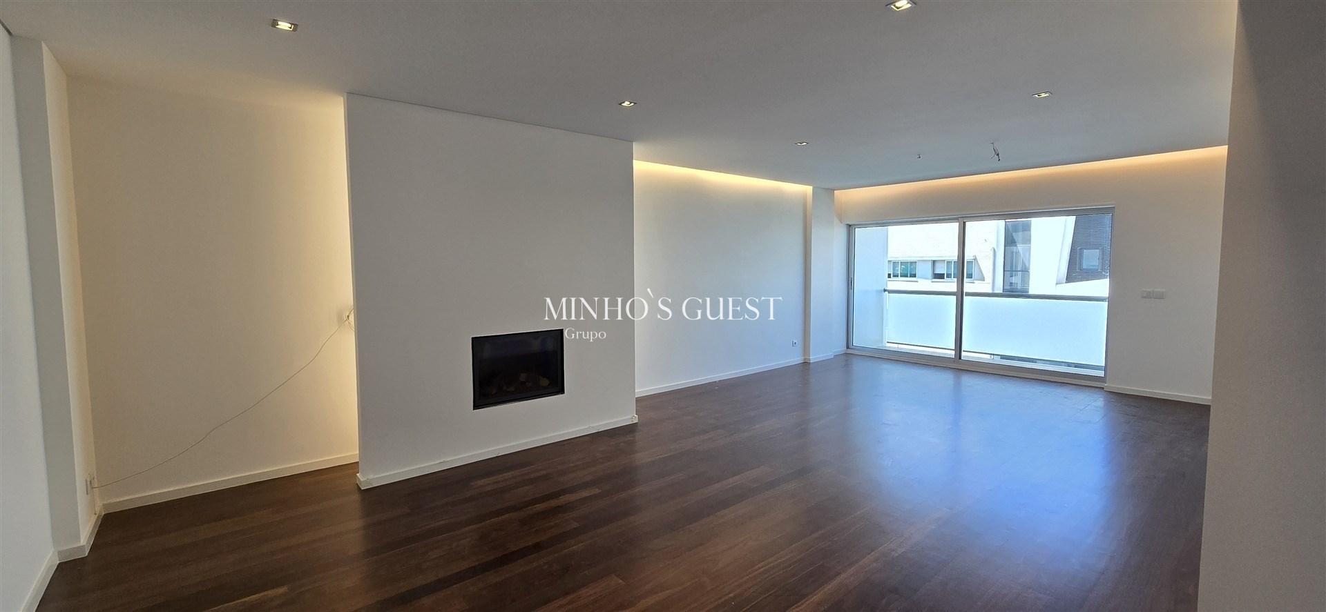 Apartamento T3 de Luxo no centro de Braga c/ 2 Suites, Piscina, Ginásio e Vista para o Bom Jesus