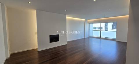 Apartamento T3 de Luxo no centro de Braga c/ 2 Suites, Piscina, Ginásio e Vista para o Bom Jesus