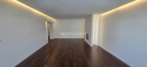 Apartamento T3 de Luxo no centro de Braga c/ 2 Suites, Piscina, Ginásio e Vista para o Bom Jesus