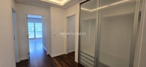 Apartamento T3 de Luxo no centro de Braga c/ 2 Suites, Piscina, Ginásio e Vista para o Bom Jesus