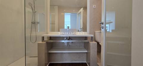 Apartamento T3 de Luxo no centro de Braga c/ 2 Suites, Piscina, Ginásio e Vista para o Bom Jesus
