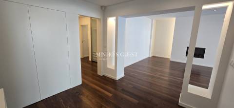 Apartamento T3 de Luxo no centro de Braga c/ 2 Suites, Piscina, Ginásio e Vista para o Bom Jesus