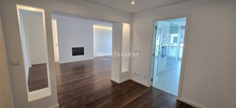 Apartamento T3 de Luxo no centro de Braga c/ 2 Suites, Piscina, Ginásio e Vista para o Bom Jesus