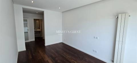 Apartamento T3 de Luxo no centro de Braga c/ 2 Suites, Piscina, Ginásio e Vista para o Bom Jesus