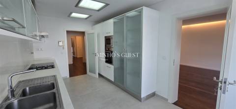 Apartamento T3 de Luxo no centro de Braga c/ 2 Suites, Piscina, Ginásio e Vista para o Bom Jesus