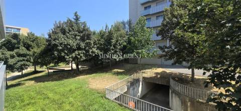 Apartamento T3+1 Pronto a Habitar c/ varandas e Garagem Fechada - Fraião, Braga