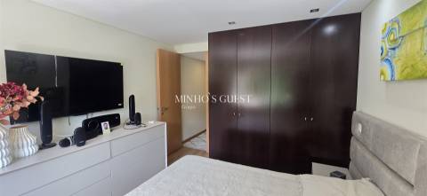 Apartamento T3+1 Pronto a Habitar c/ varandas e Garagem Fechada - Fraião, Braga