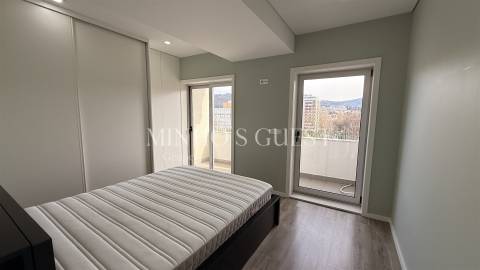 Apartamento T2 (Pronto Habitar) c/ elevador e garagem - Tribunal de Braga
