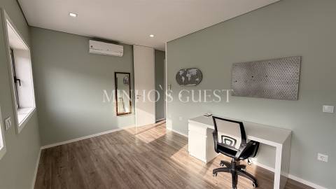 Apartamento T2 (Pronto Habitar) c/ elevador e garagem - Tribunal de Braga