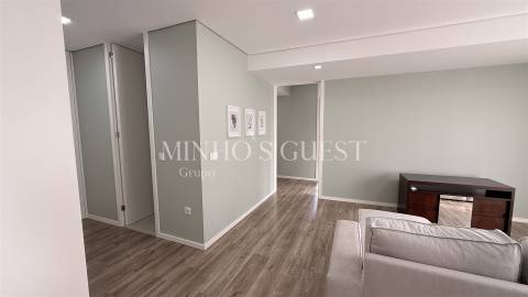 Apartamento T2 (Pronto Habitar) c/ elevador e garagem - Tribunal de Braga