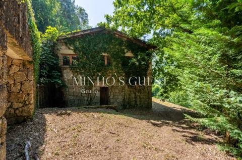 Moradia Rústica V3 (250m2) c/ vista rio - Caniçada, Gerês