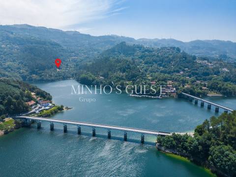 Moradia Rústica V3 (250m2) c/ vista rio - Caniçada, Gerês