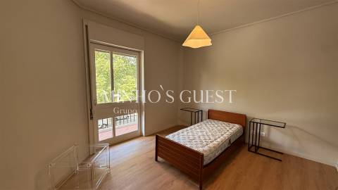 Moradia T4 + Escritório c/ Garagem (pronta habitar) - Braga Centro