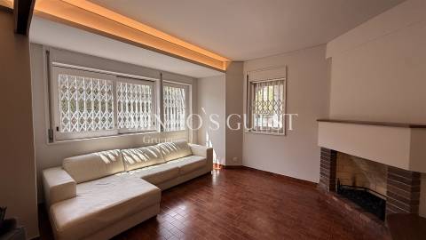 Moradia T4 + Escritório c/ Garagem (pronta habitar) - Braga Centro