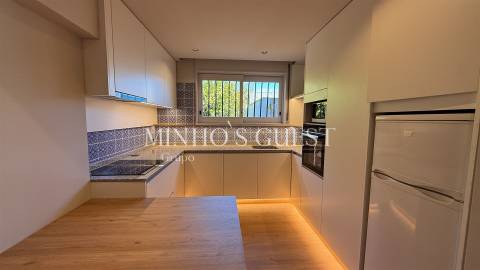 Moradia T4 + Escritório c/ Garagem (pronta habitar) - Braga Centro