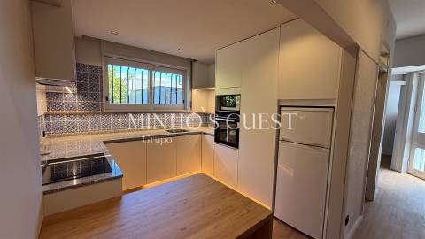 Moradia T4 + Escritório c/ Garagem (pronta habitar) - Braga Centro