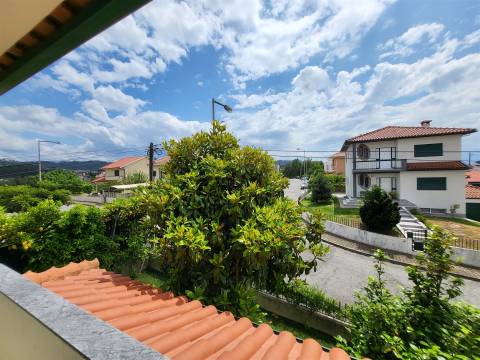 Moradia Incrível com 4 Quartos e Garagem Fechada em Fafe