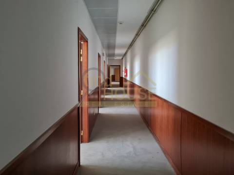 Loja para venda no Restelo